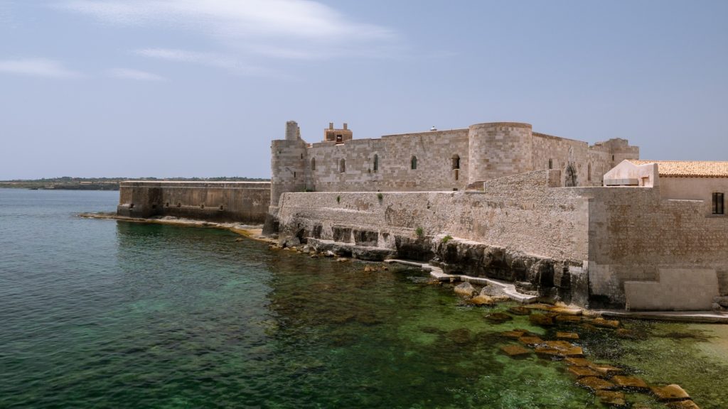 Le Castello Maniace sur l'île d'Ortygie à Syracuse